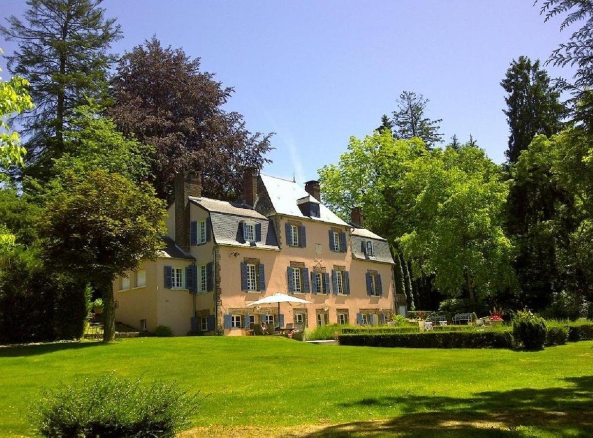 Le Charme Villa Mézilles Екстериор снимка